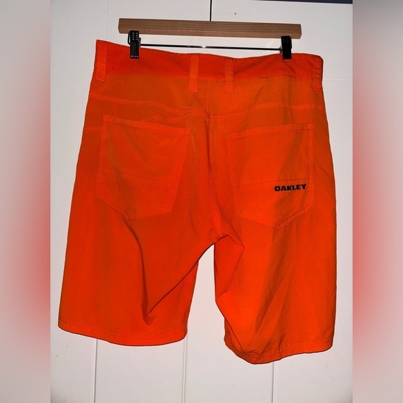 Oakley Slim Fit Surf Vtg Board Shorts Beachy Swim Poolside Sand Y2K Logo Men W34 - Picture 2 of 8